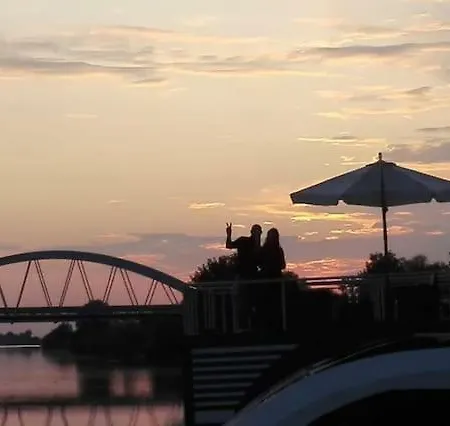 Tintero House Boat