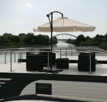 شقة Tintero House Boat