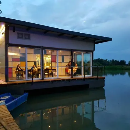 شقة Tintero House Boat