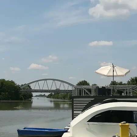 شقة Tintero House Boat *